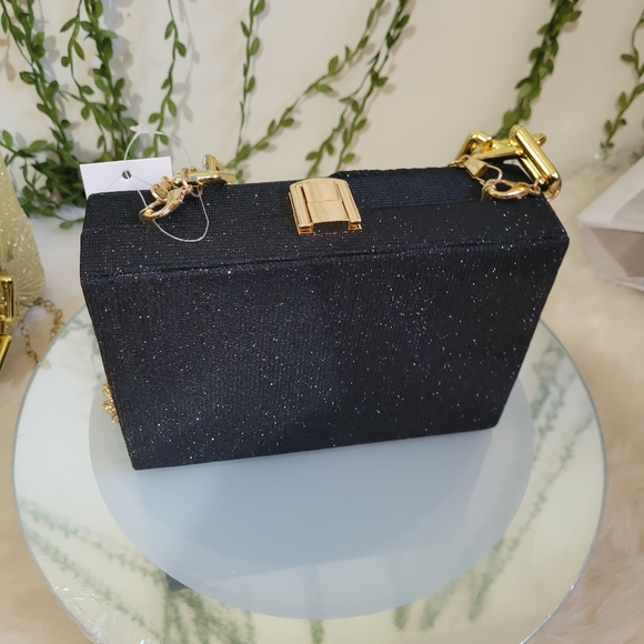 Cluth Bag - Picture 3 of 4